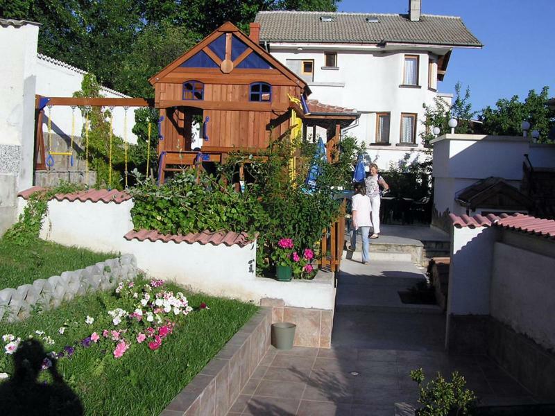 Hotel Aleksievata Kashta Gurgulyat Экстерьер фото